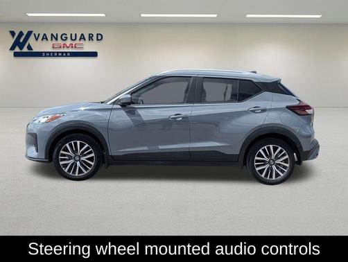 Boulder Gray Pearl 2021 Nissan Kicks SV