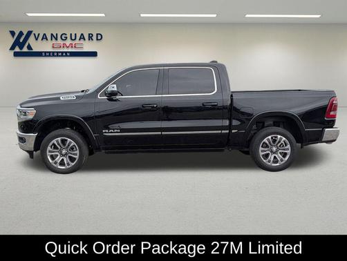 Diamond Black Crystal Pearlcoat 2023 RAM 1500 Limited