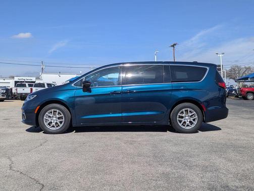 2025 Chrysler Pacifica L