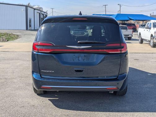 2025 Chrysler Pacifica L