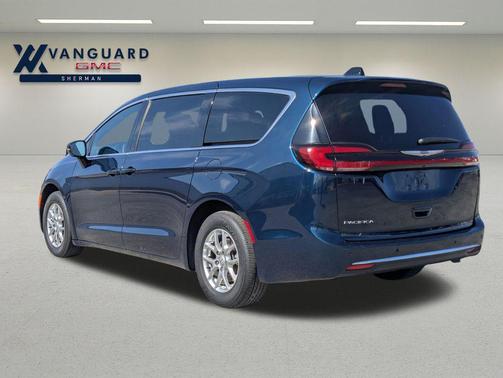 2025 Chrysler Pacifica L