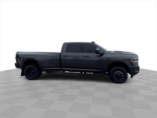2023 RAM 3500 Laramie Crew Cab 4x4 8' Box