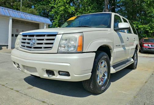 White Diamond 2006 Cadillac Escalade Sport