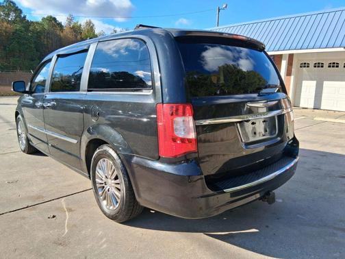 2011 Chrysler Town & Country Limited