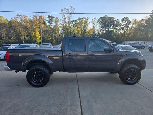 2015 Nissan Frontier SV