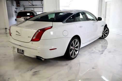 2015 Jaguar XJ Base