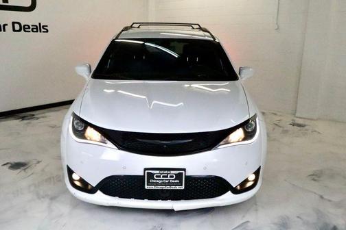 2020 Chrysler Pacifica Touring L