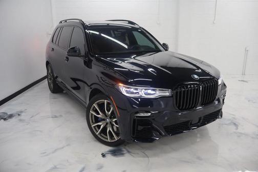 2022 BMW X7 M50i