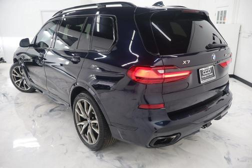 2022 BMW X7 M50i