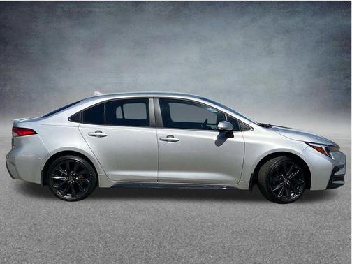 Classic Silver Metallic 2025 Toyota Corolla SE