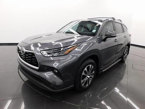 2025 Toyota Highlander Hybrid XLE