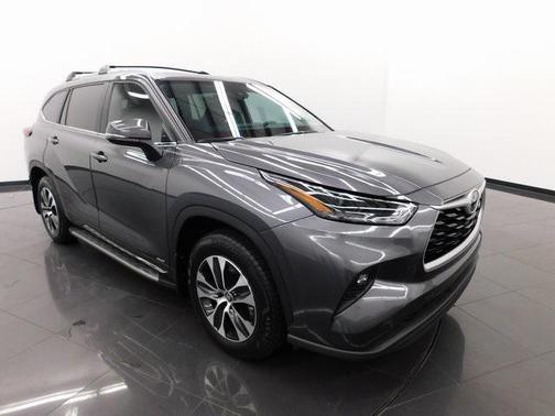 2025 Toyota Highlander Hybrid XLE