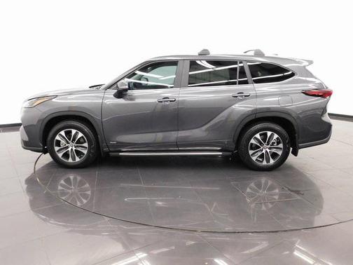 2025 Toyota Highlander Hybrid XLE