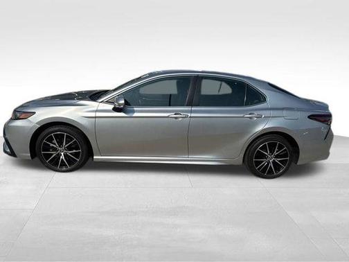Celestial Silver Metallic 2024 Toyota Camry SE