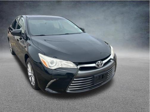Midnight Black Metallic 2017 Toyota Camry XLE