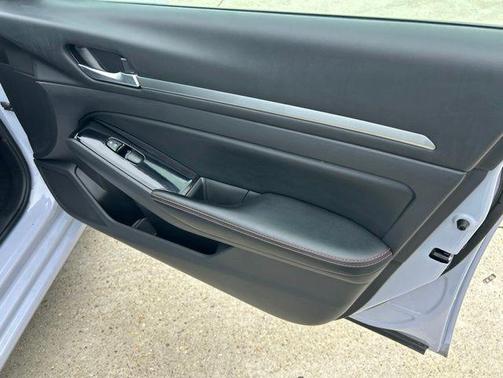 Gray Sky Pearl 2024 Nissan Altima SR FWD