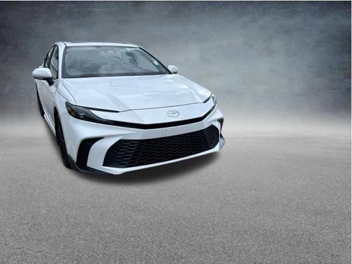 Ice 2026 Toyota Camry SE