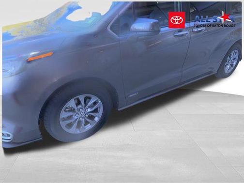 2021 Toyota Sienna XLE 8 Passenger