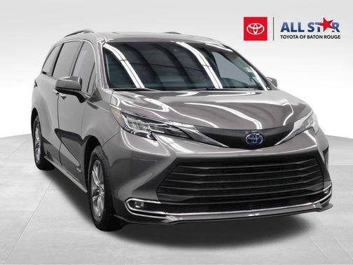 2021 Toyota Sienna XLE 8 Passenger