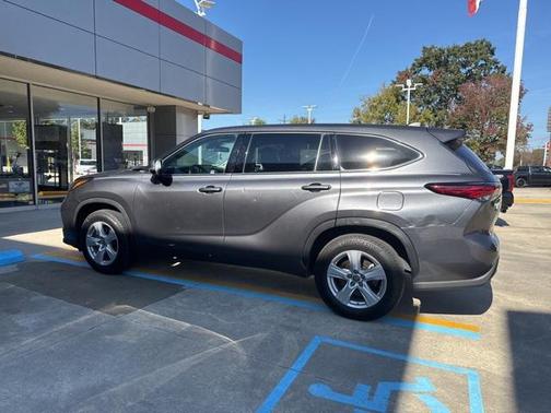 2022 Toyota Highlander L