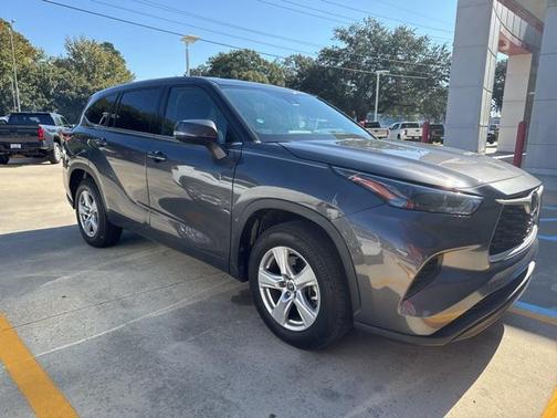 2022 Toyota Highlander L