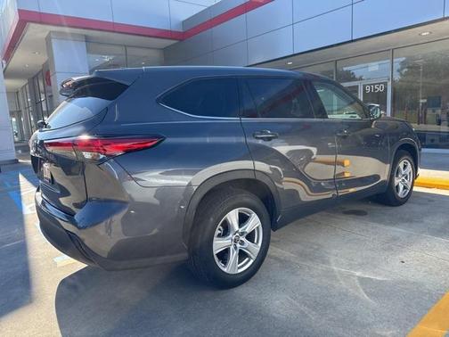 2022 Toyota Highlander L