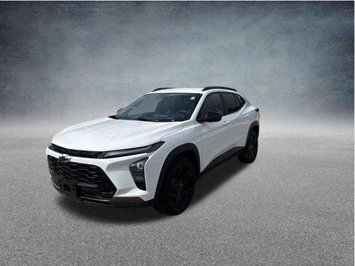 Summit White 2025 Chevrolet Trax FWD ACTIV