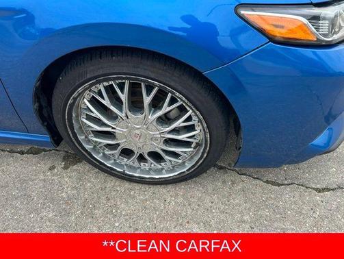 Blue Streak Metallic 2018 Toyota Camry SE