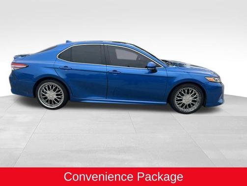 Blue Streak Metallic 2018 Toyota Camry SE