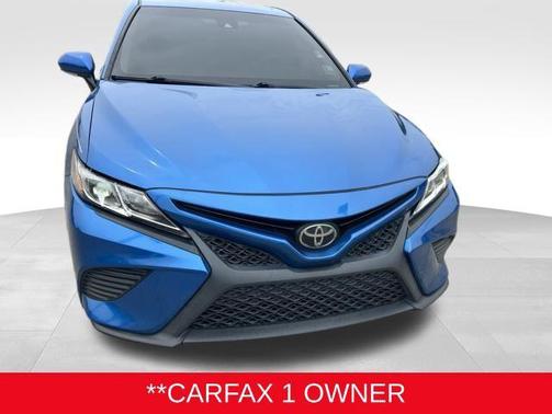 Blue Streak Metallic 2018 Toyota Camry SE