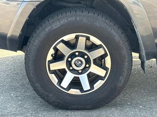 Magnetic Gray Metallic 2018 Toyota 4Runner TRD Off Road