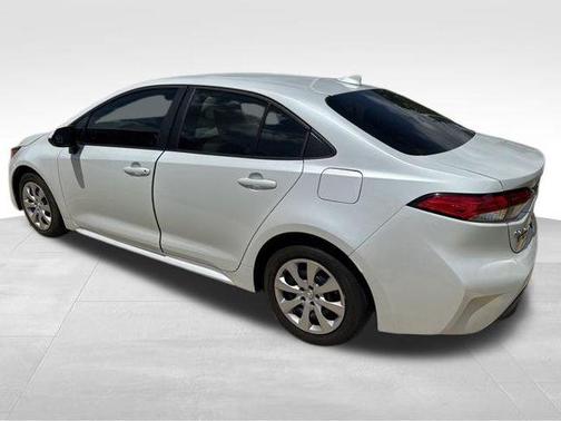 Wind Chill Pearl 2024 Toyota Corolla LE