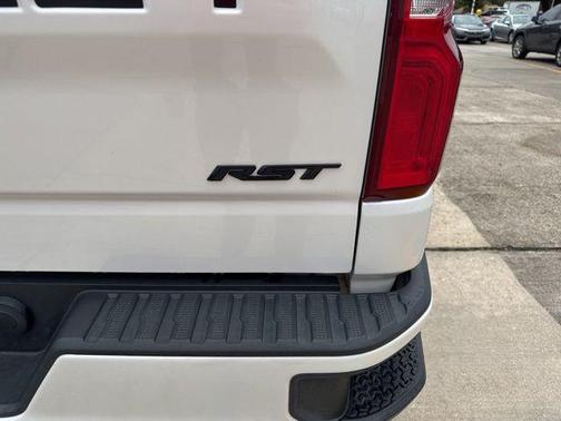 Iridescent Pearl Tricoat 2021 Chevrolet Silverado 1500 RST