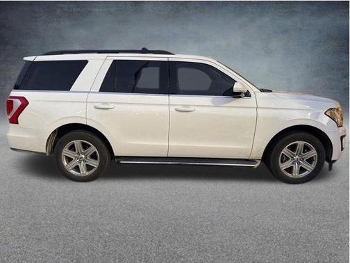 Star White Metallic Tri-Coat 2020 Ford Expedition XLT