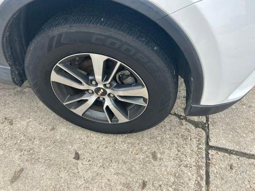 Blizzard Pearl 2018 Toyota RAV4 XLE