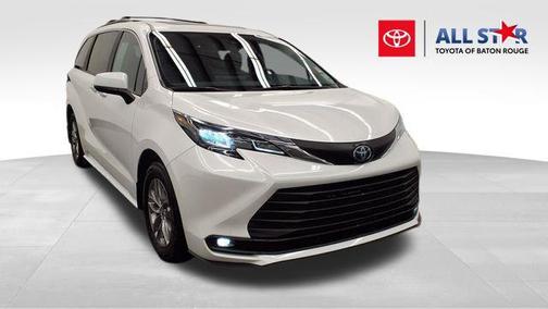 2025 Toyota Sienna XLE