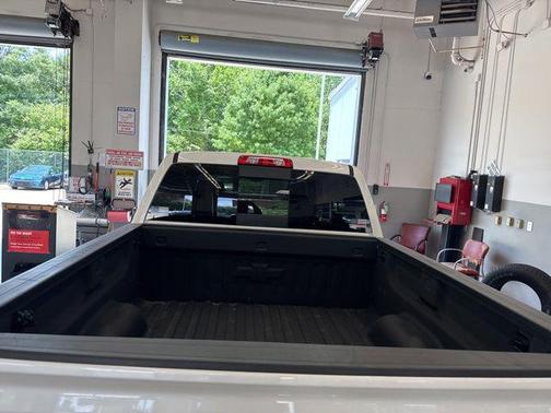 Iridescent Pearl Tricoat 2017 Chevrolet Silverado 1500 High Country