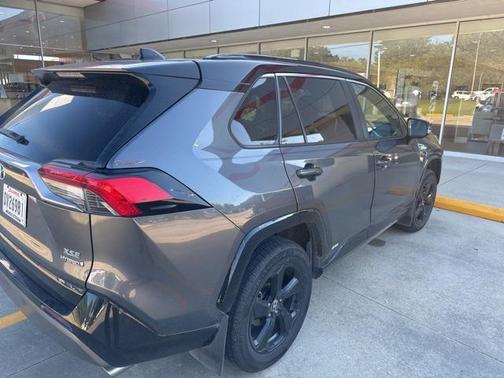 2021 Toyota RAV4 Hybrid SE