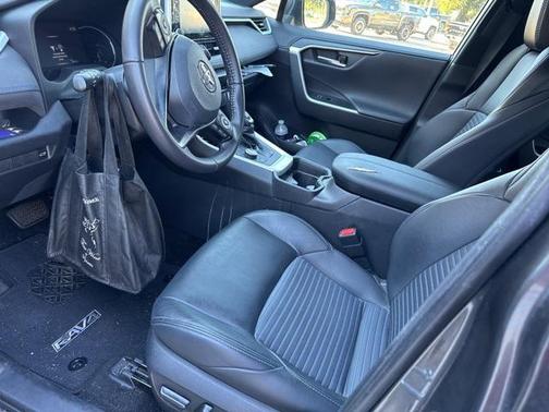 2021 Toyota RAV4 Hybrid SE