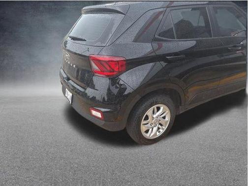 Onyx Black 2025 Hyundai VENUE SE
