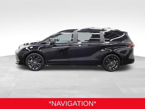 2025 Toyota Sienna XSE 7 Passenger