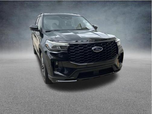 Black Metallic 2025 Ford Explorer ST-Line
