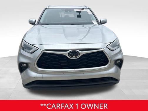 Celestial Silver Metallic 2022 Toyota Highlander XLE