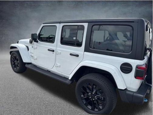 Bright White Clearcoat 2023 Jeep Wrangler 4xe Sahara
