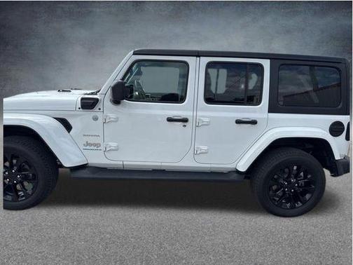 Bright White Clearcoat 2023 Jeep Wrangler 4xe Sahara