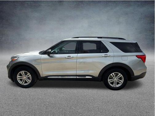 Silver Metallic 2021 Ford Explorer XLT