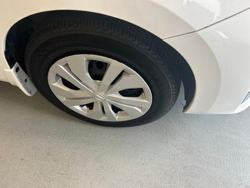 Fresh Powder 2024 Nissan Versa 1.6 S