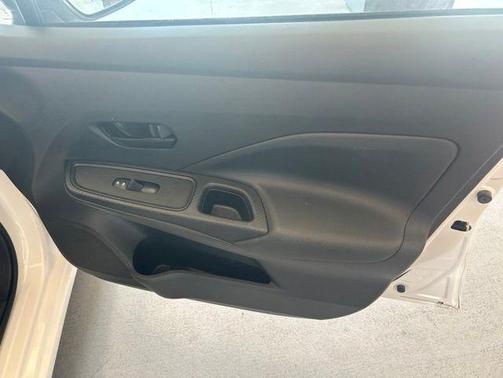 Fresh Powder 2024 Nissan Versa 1.6 S