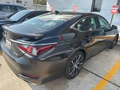 2022 Lexus ES 350 Base