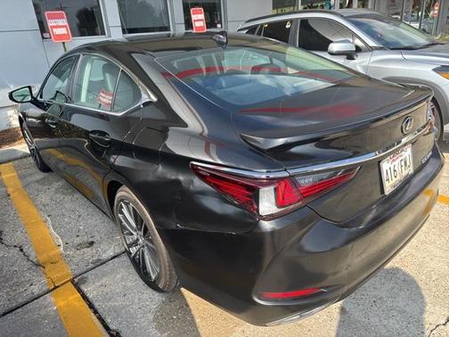 2022 Lexus ES 350 Base